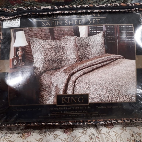 SOLD Luxury leopard print king satin sheet set - Picture 10 of 14